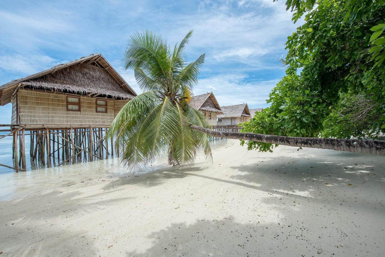 Papua Paradise Eco Resort Pulau Birie Exterior photo